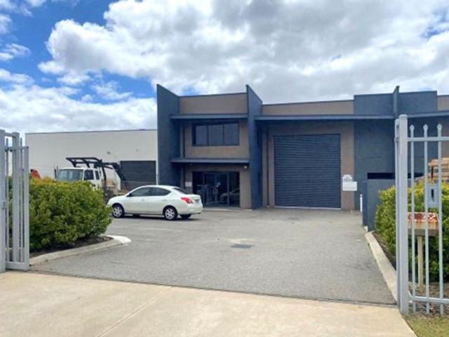 Warehouse for rent in Landsdale, Western Australia