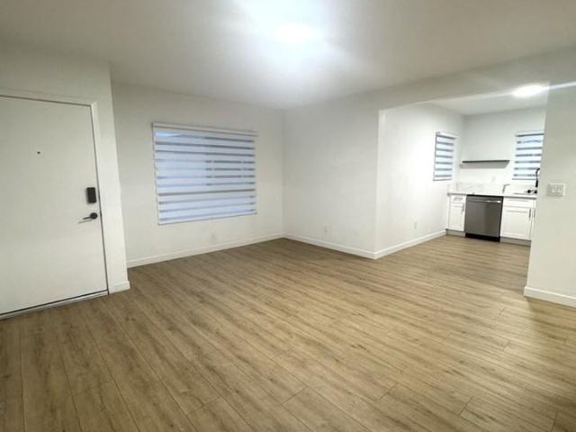 Apartment for rent in Canoga Park, California