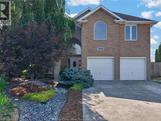 House for sale in Ontario