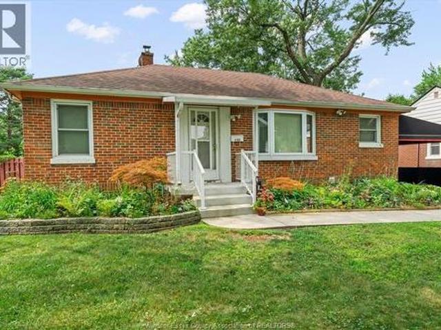 House for sale in South Windsor, Windsor
