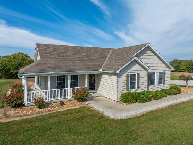 House for sale in Kidder, Daviess County