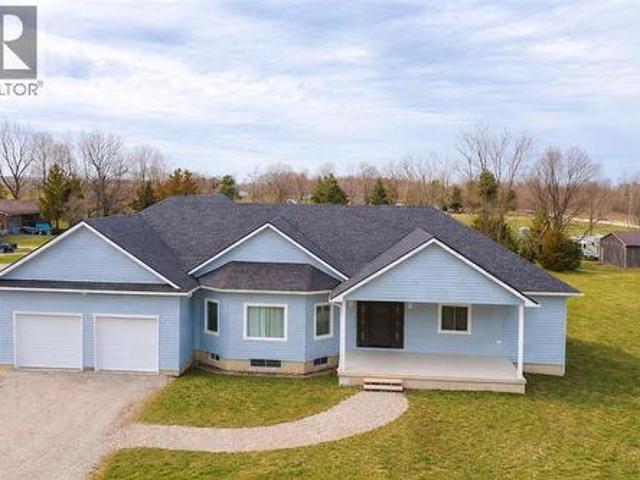 House for sale in Brooke-alvinston, Ontario