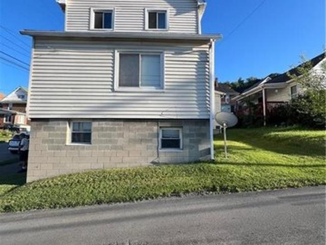 House for sale in Ellwood City, Pennsylvania