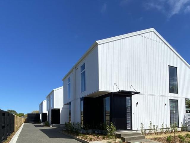 House for rent in Chaslands, Canterbury