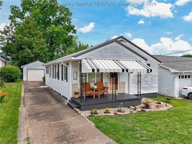 House for sale in Hurricane, West Virginia