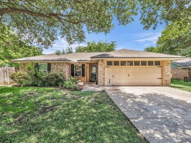 House for sale in Hewitt, Texas