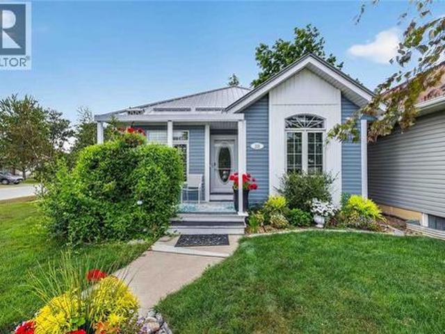 House for sale in Petrolia, Ontario