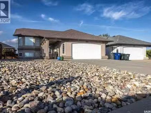 House for sale in Warman