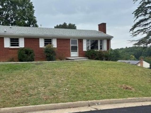 House for sale in Overbrook, Staunton