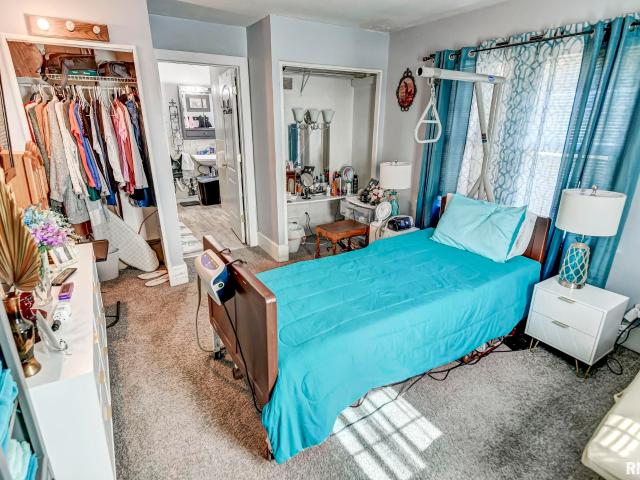 House for sale in Moweaqua, Illinois