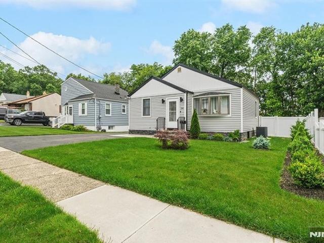 House for sale in Saddle Brook, New Jersey
