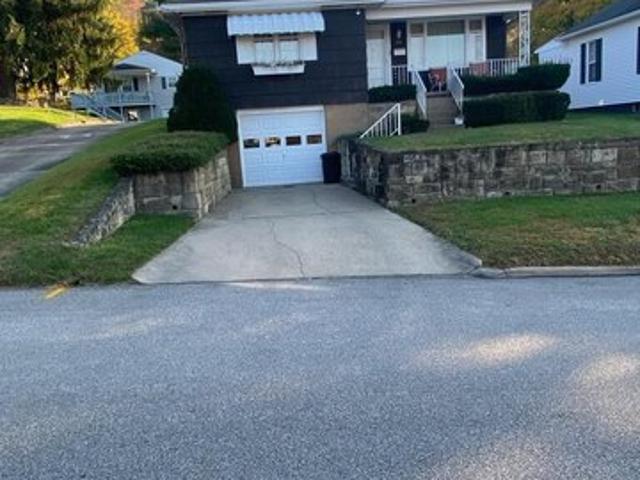 House for sale in Moundsville, Marshall County