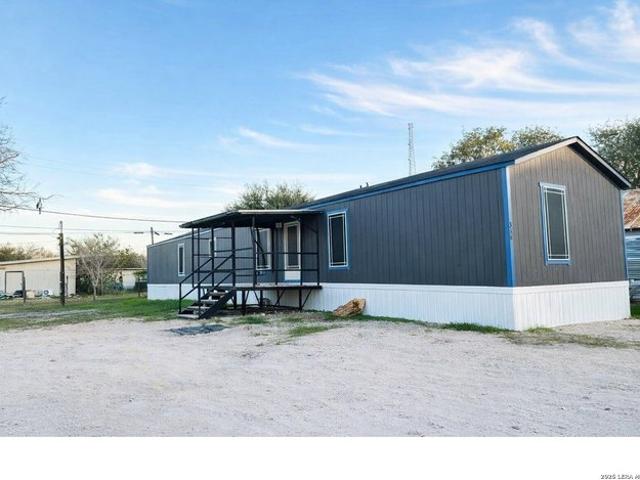 House for sale in Agua Dulce, Texas