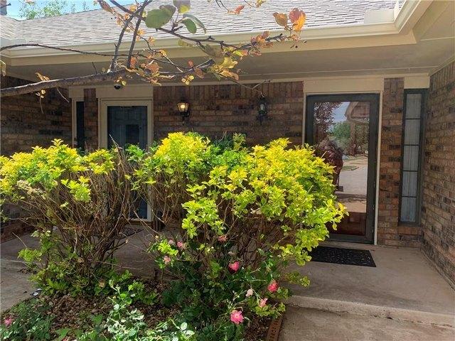 House for sale in Heritage Place II, Norman