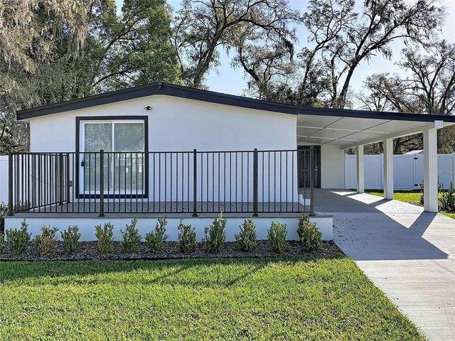 House for sale in Sorrento, Florida