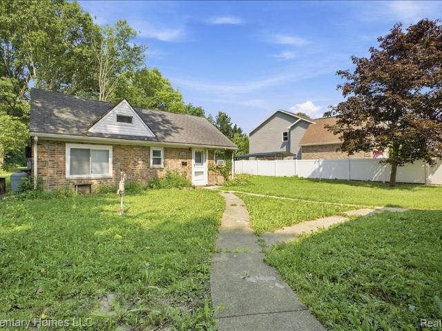 House for sale in Fraser, Michigan