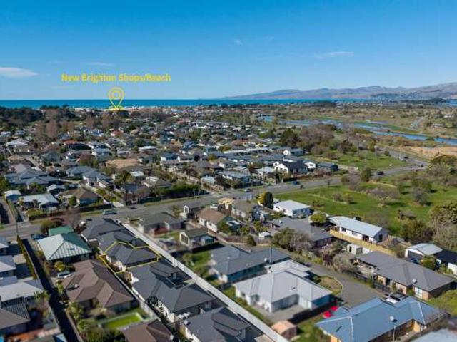 House for sale in Chaslands, Canterbury