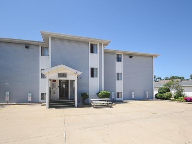 Condo for sale in Waukegan, Illinois