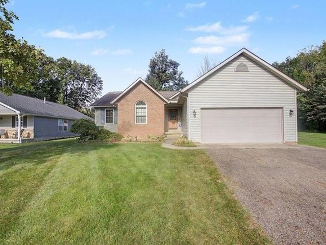 House for sale in Howard, Ohio