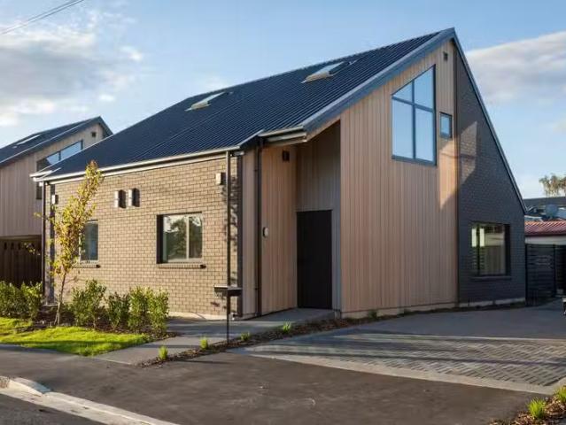 House for sale in Chaslands, Canterbury