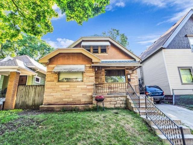 House for sale in Milwaukee, Wisconsin
