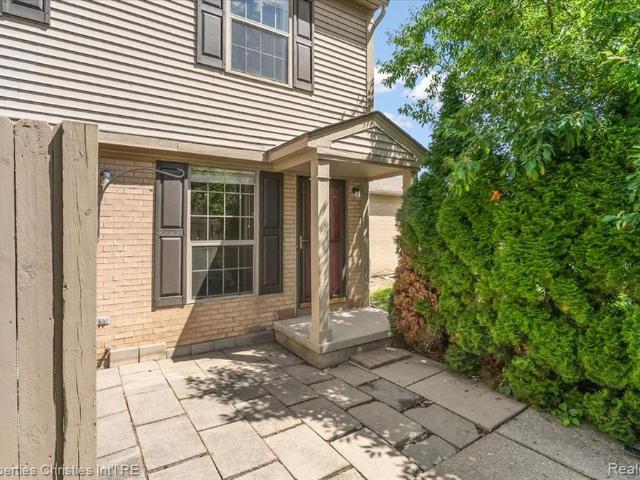 Condo for sale in Waterford, Michigan