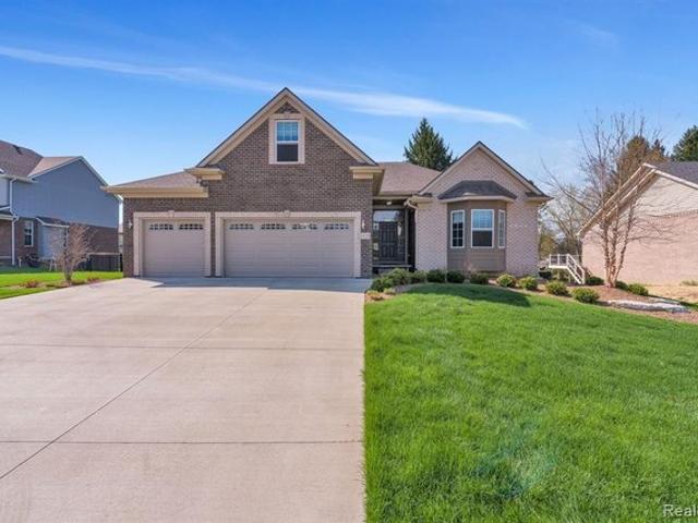 House for sale in Wixom, Michigan