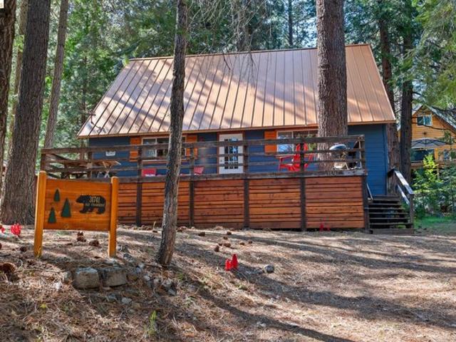 House for sale in Strawberry, California