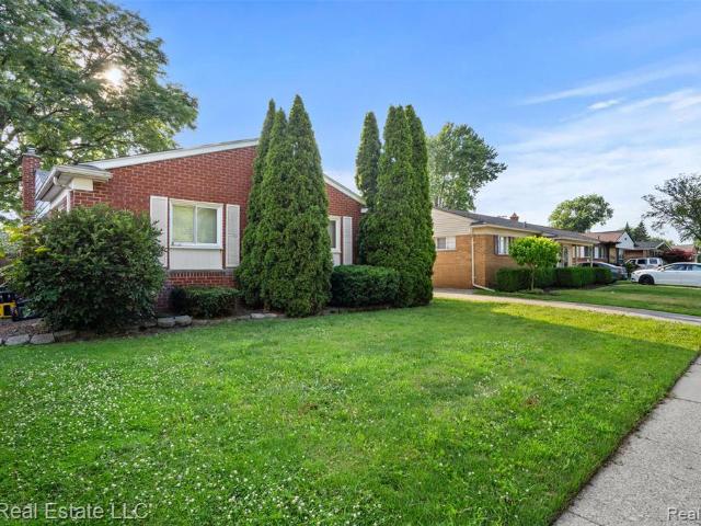 House for sale in Saint Clair Shores, Michigan