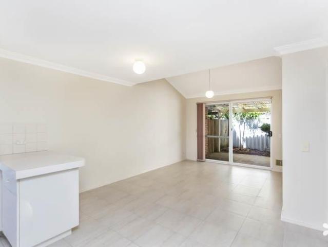 Townhouse for rent in Como, Western Australia