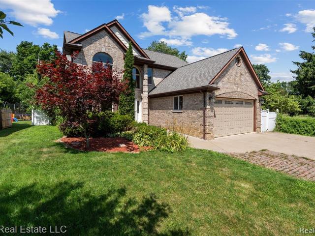House for sale in Rochester Hills, Michigan