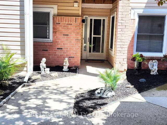 Townhouse for sale in Woburn, Ontario