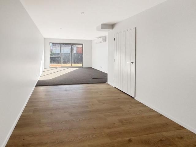 Townhouse for rent in Bryndwr, Canterbury