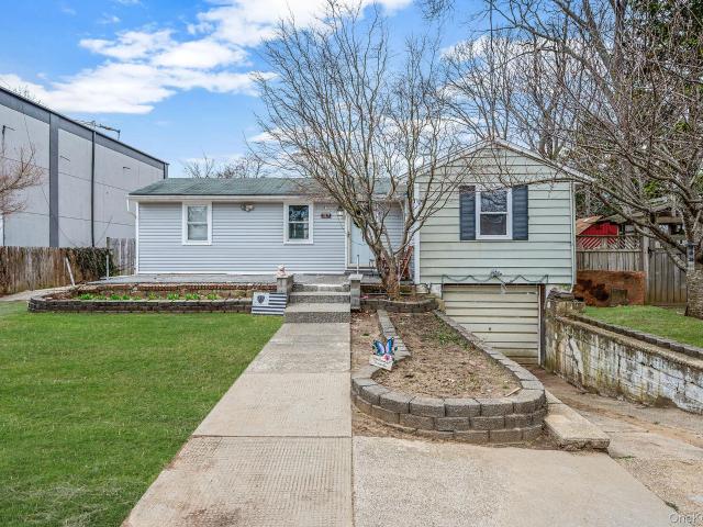 Property for sale in Babylon, New York