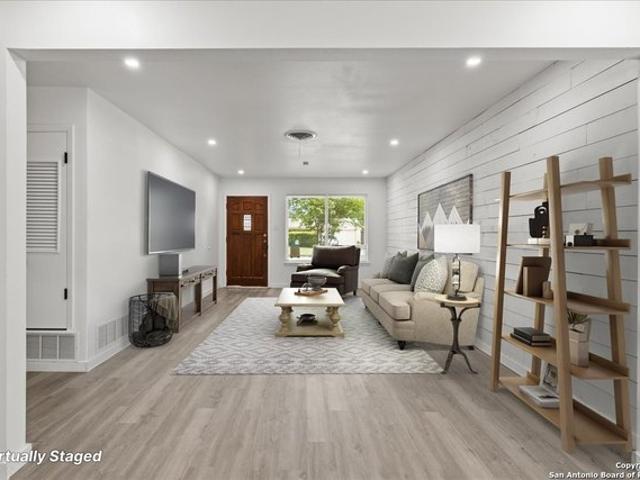 House for sale in Universal City, Texas
