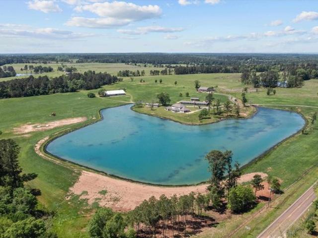 House for sale in Crockett, Texas