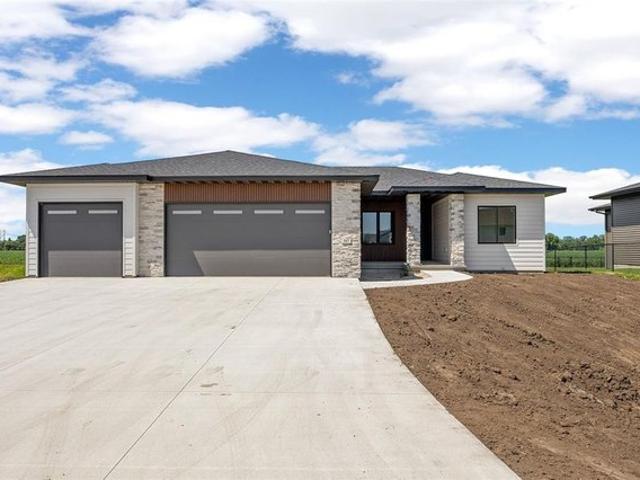 House for sale in Linn, Iowa