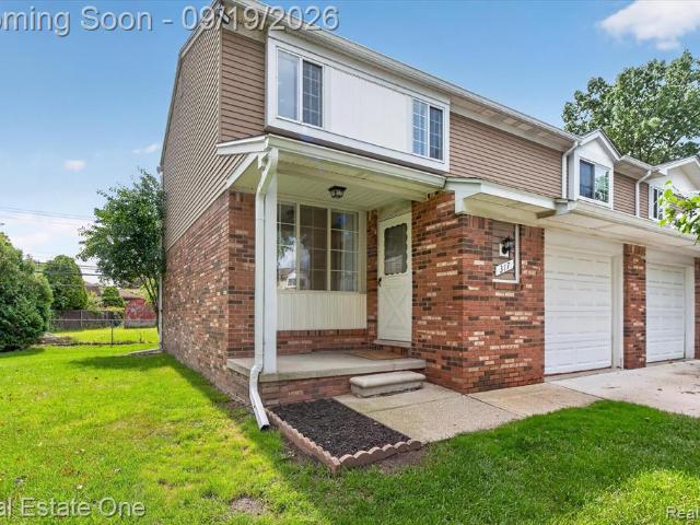 Condo for sale in Hampton Square, South Lyon