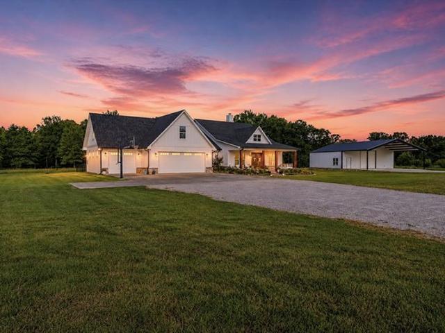 House for sale in Gilchrist, Texas