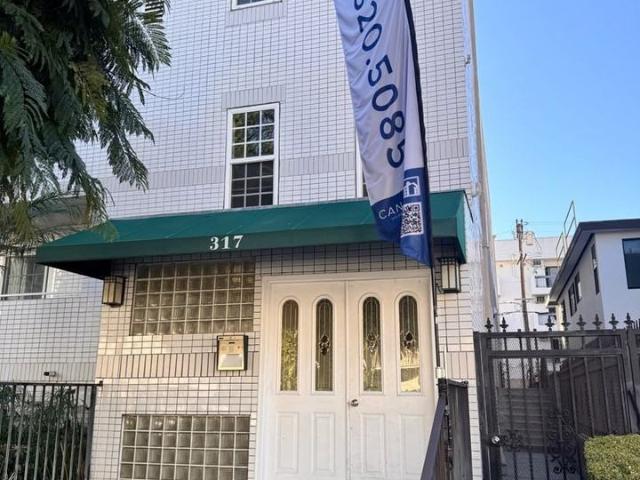 Apartment for rent in Canoga Park, California