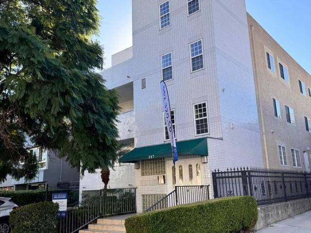 Apartment for rent in Canoga Park, California