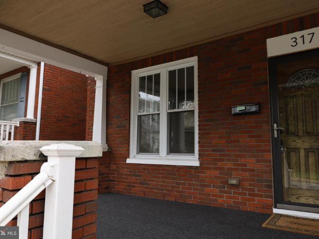 Townhouse for sale in Red Lion