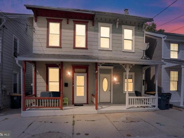 Townhouse for sale in Womelsdorf, Berks County