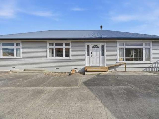 House for sale in Chaslands, Canterbury