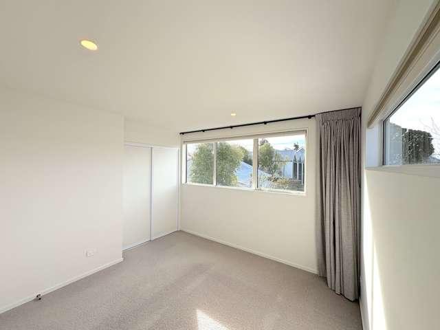 Townhouse for rent in Addington, Canterbury