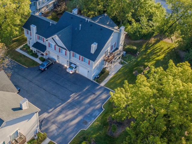 Townhouse for sale in South Elgin, Illinois