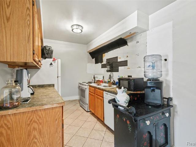 Condo for sale in Fraser, Michigan