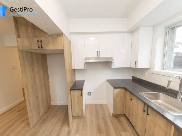 Apartment for rent in Sainte-Ursule, Québec