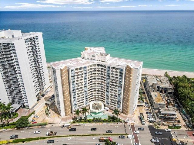 Condo for sale in Hallandale, Florida