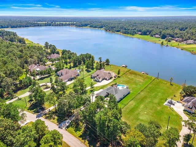House for sale in Magnolia, Texas